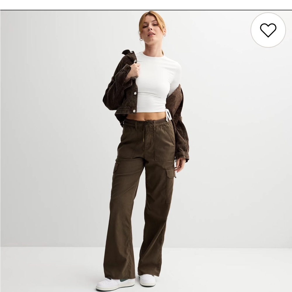 Juniors' SO® High Rise Rib Trim Cargo Wide Leg Pants - Picture 5 of 5